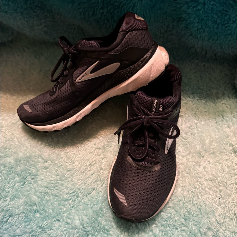 Brooks gts 2.0 size 7 women